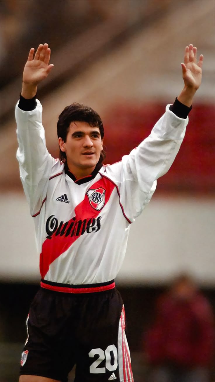 River Plate 2000/01 acción